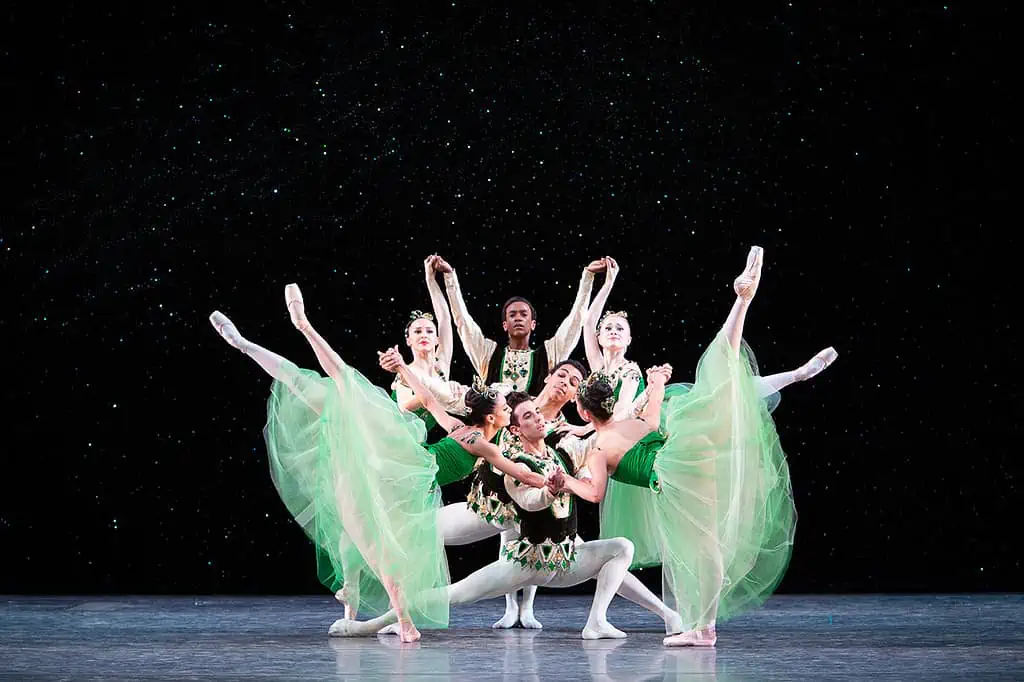 Photo of Ballet Arizona performance